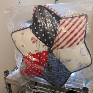 Gallerie 2 Star-Shaped Patchwork Pillow - Red, Blue, White 18×18×2 NWT